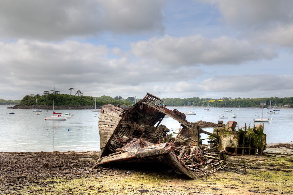 Cimetiere a bateaux hdr urbex scheepskerkhof rance quelmer bretagne france frankrijk kerkhof schepen boten fraffiti art kunst